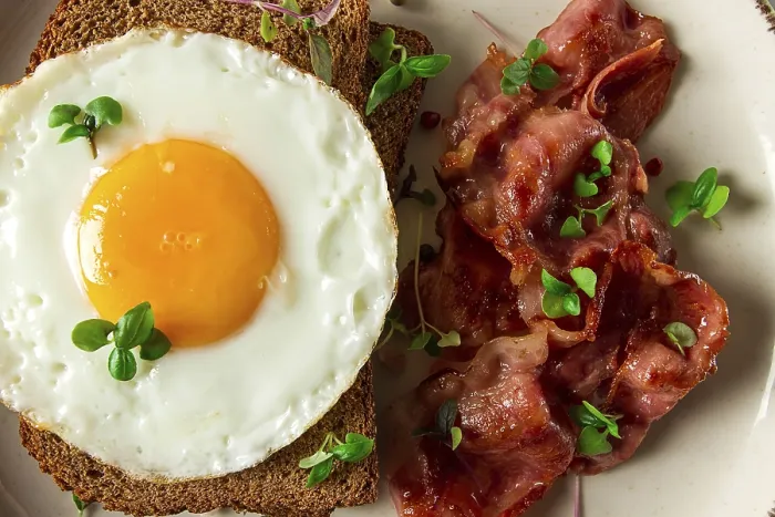 Gerahmter Druck : Frühstück, gebratener Ei mit Speck. Gerahmter Druck : Frühstück, gebratener Ei mit Speck.