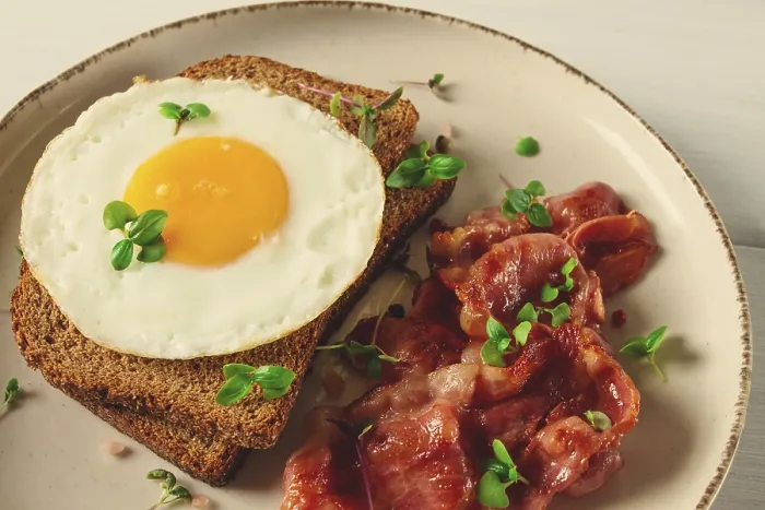 Gerahmter Druck : Frühstück, gebratener Ei mit Speck. Gerahmter Druck : Frühstück, gebratener Ei mit Speck.