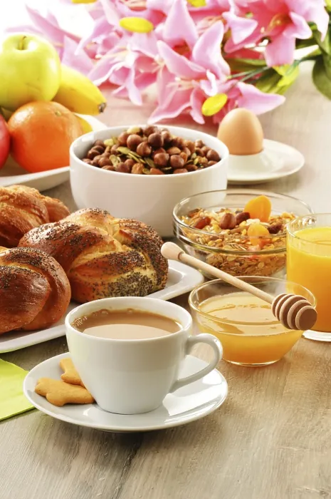 Gerahmter Druck : Frühstück mit Kaffee, Brot. Gerahmter Druck : Frühstück mit Kaffee, Brot.