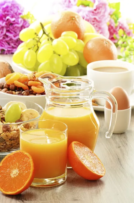 Gerahmter Druck : Frühstück mit Kaffee, Brot. Gerahmter Druck : Frühstück mit Kaffee, Brot.