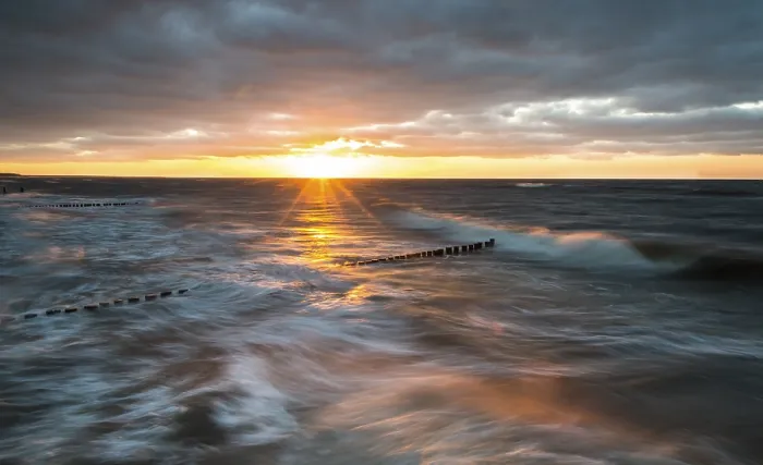 Gerahmter Druck : Mole oder Groyne, Sonnenuntergang. Gerahmter Druck : Mole oder Groyne, Sonnenuntergang.