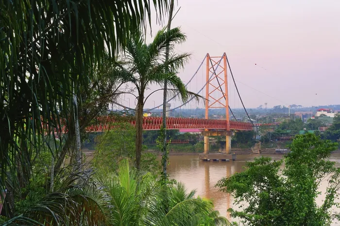 Gerahmter Druck : Brücke über den Río Madre de Dios Gerahmter Druck : Brücke über den Río Madre de Dios