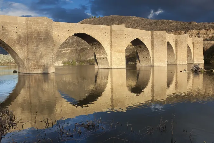 Gerahmter Druck : Brücke über den Fluss Ebro, Briñas Gerahmter Druck : Brücke über den Fluss Ebro, Briñas
