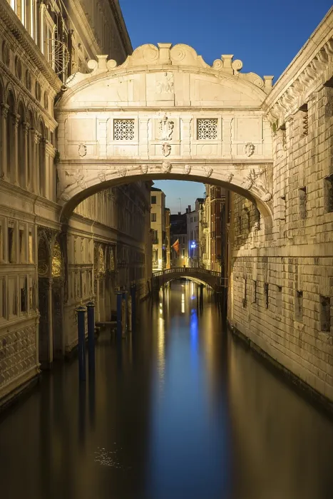 Gerahmter Druck : Brücke der Tränen im Abendlicht Gerahmter Druck : Brücke der Tränen im Abendlicht