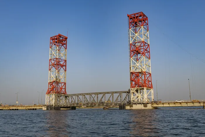 Gerahmter Druck : Brücke über den Arvand Rood. Gerahmter Druck : Brücke über den Arvand Rood.