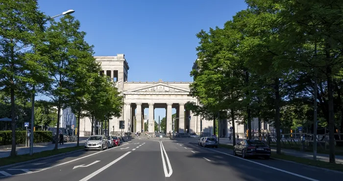 Gerahmter Druck : Briennerstraße und Propyläen Gerahmter Druck : Briennerstraße und Propyläen