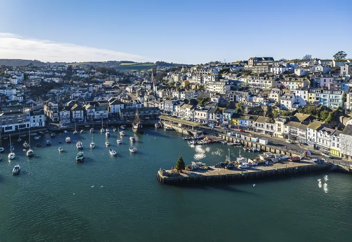 Gerahmter Druck : Brixham Harbour aus einem Drohnen, Devon. Gerahmter Druck : Brixham Harbour aus einem Drohnen, Devon.
