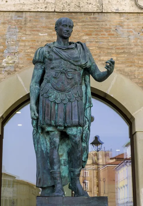 Gerahmter Druck : Bronzestatue von Julius Caesar Gerahmter Druck : Bronzestatue von Julius Caesar