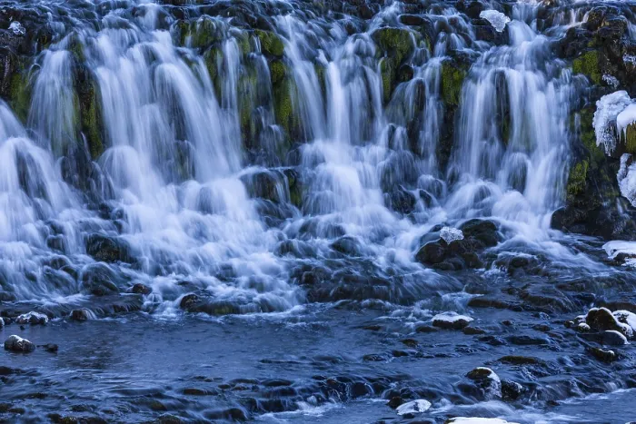 Gerahmter Druck : Bruarfoss, Wasserfall, Schnee. Gerahmter Druck : Bruarfoss, Wasserfall, Schnee.