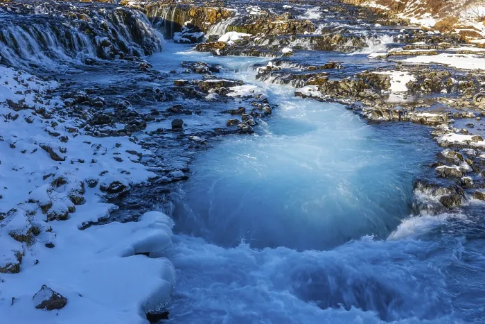 Gerahmter Druck : Bruarfoss, Wasserfall, Schnee. Gerahmter Druck : Bruarfoss, Wasserfall, Schnee.