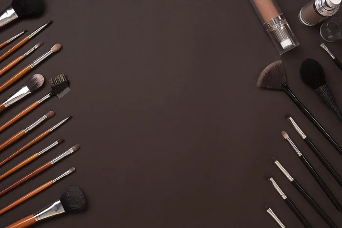 Gerahmter Druck : Bürste für Makeup, Augen-Schatten, Blick von oben. Gerahmter Druck : Bürste für Makeup, Augen-Schatten, Blick von oben.