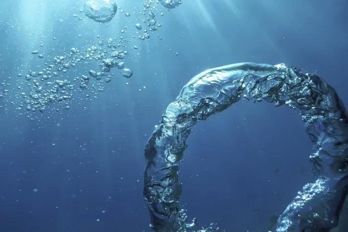 Gerahmter Druck : Unterwasser-Ring-Bubbelform, Bubbelform-Ring Gerahmter Druck : Unterwasser-Ring-Bubbelform, Bubbelform-Ring