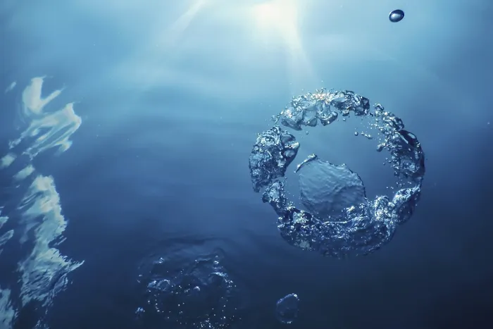 Gerahmter Druck : Unterwasser-Ring-Blase, Blase-Ring Gerahmter Druck : Unterwasser-Ring-Blase, Blase-Ring