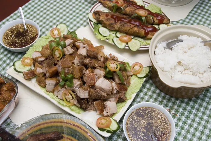 Gerahmter Druck : Buffet, Spezialität aus den Philippinen. Gerahmter Druck : Buffet, Spezialität aus den Philippinen.