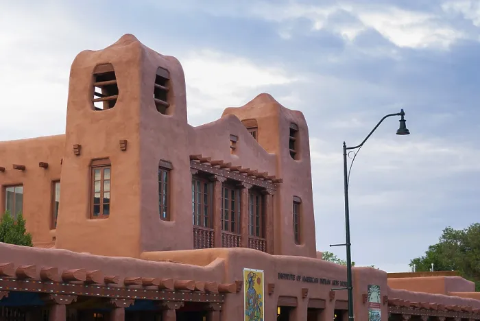 Gerahmter Druck : Adobe-Architektur in Santa Fe, New Mexico Gerahmter Druck : Adobe-Architektur in Santa Fe, New Mexico