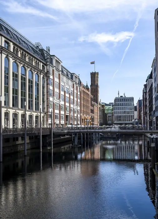 Gerahmter Druck : Bauwerk und Kanal Bleichenfleet Gerahmter Druck : Bauwerk und Kanal Bleichenfleet