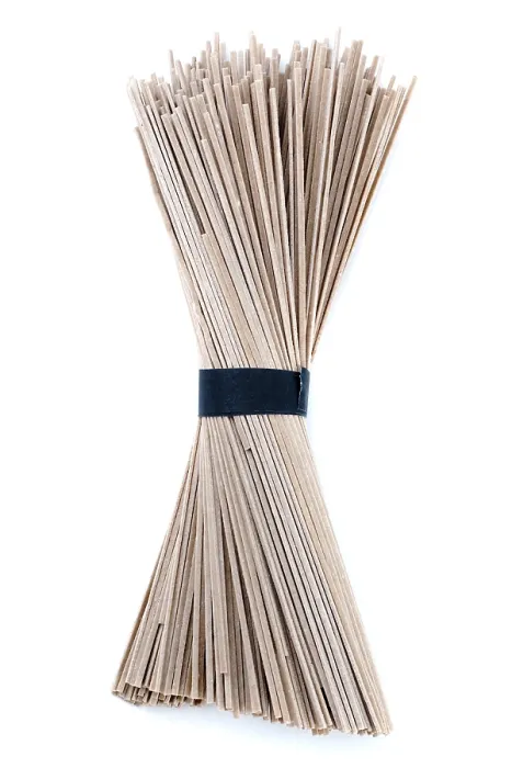 Gerahmter Druck : Bündel Buchweizen-Soba-Nudeln Gerahmter Druck : Bündel Buchweizen-Soba-Nudeln