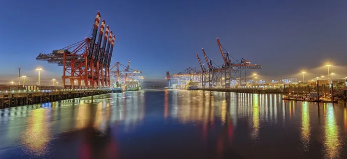 Gerahmter Druck : Burchardkai, Hafen, beleuchtet. Gerahmter Druck : Burchardkai, Hafen, beleuchtet.