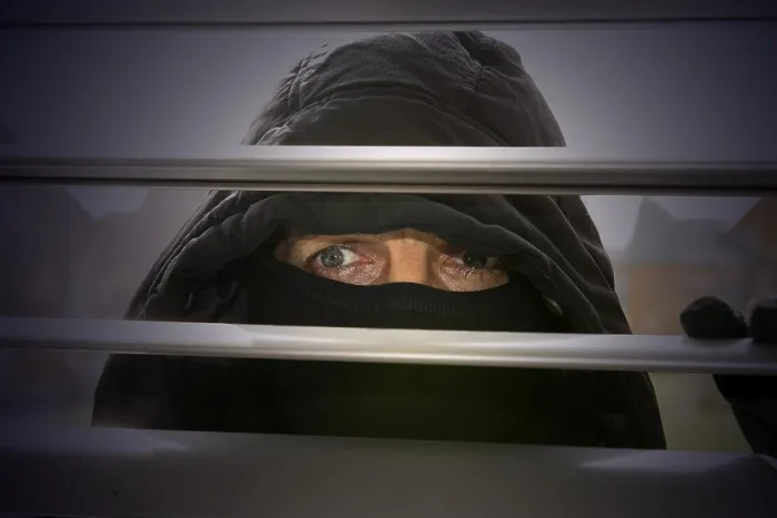 Gerahmter Druck : Burglar Gerahmter Druck : Burglar