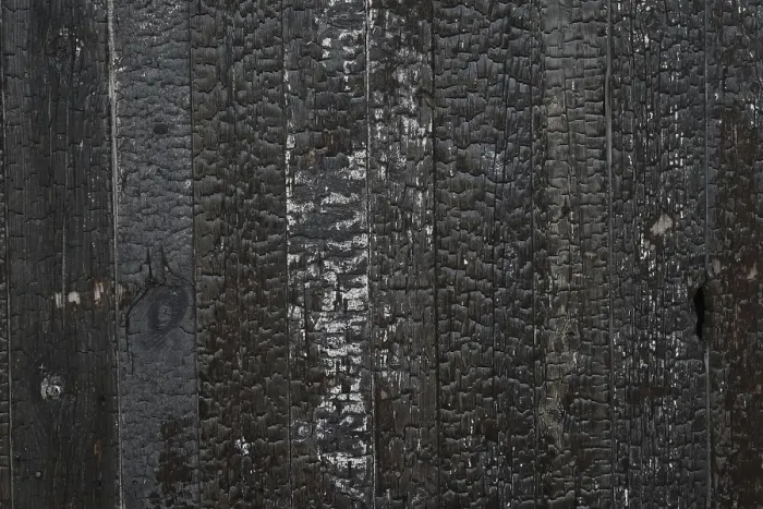 Gerahmter Druck : Verbrannte Bretter oder Planken, vertikale Textur. Gerahmter Druck : Verbrannte Bretter oder Planken, vertikale Textur.