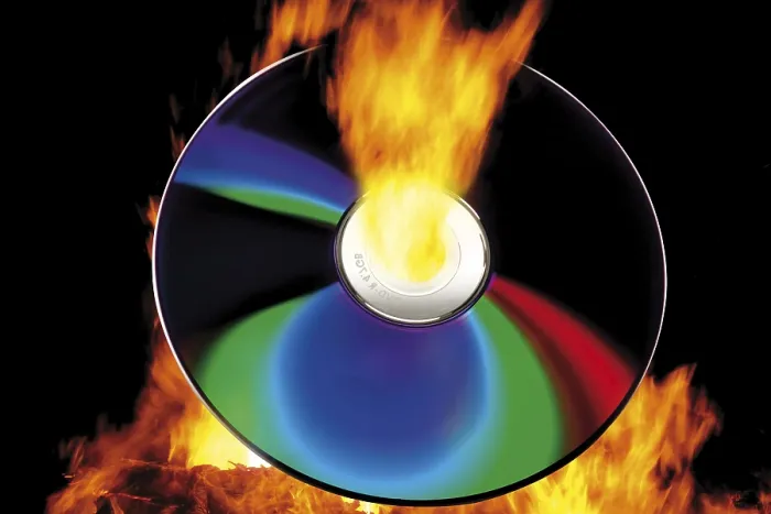 Gerahmter Druck : Verbrennen von CD / DVD Gerahmter Druck : Verbrennen von CD / DVD