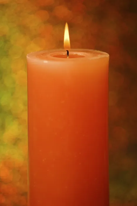 Gerahmter Druck : Brennender roter Kerzenflamme Gerahmter Druck : Brennender roter Kerzenflamme