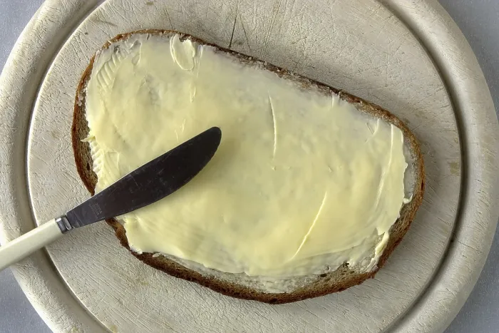 Gerahmter Druck : BUTTER, Brot, Messer Gerahmter Druck : BUTTER, Brot, Messer