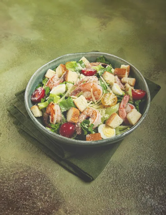 Gerahmter Druck : Salat Caesar, mit Tigerprawns. Gerahmter Druck : Salat Caesar, mit Tigerprawns.