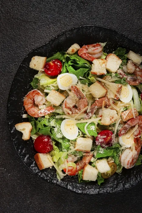 Gerahmter Druck : Salat mit Tigerprawns vom Kaiser Gerahmter Druck : Salat mit Tigerprawns vom Kaiser