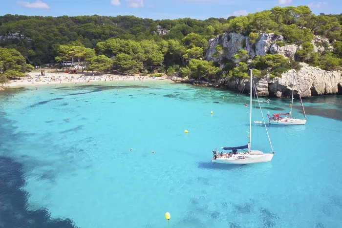Gerahmter Druck : Cala Macarella, Menorca, Spanien