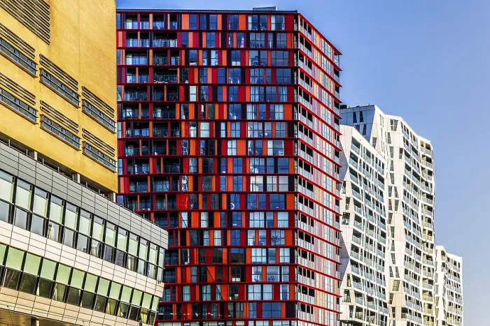 Gerahmter Druck : Calypso-Komplex, ein auffälliges Beispiel moderner Architektur. Gerahmter Druck : Calypso-Komplex, ein auffälliges Beispiel moderner Architektur.
