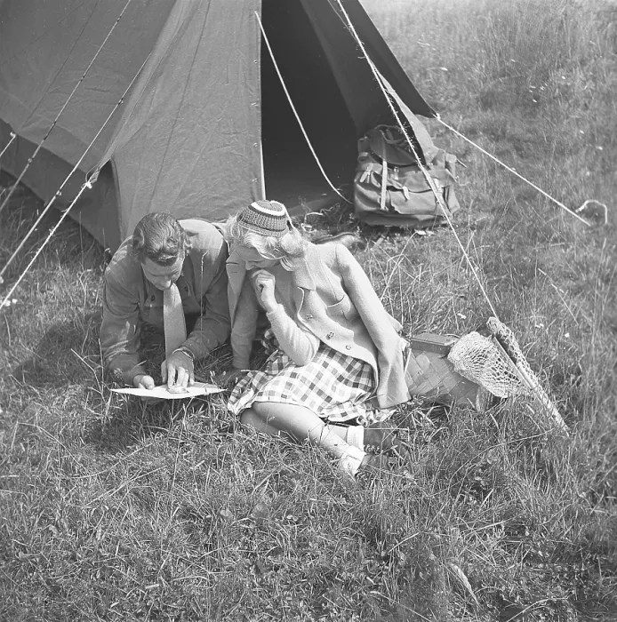 Gerahmter Druck : Camping in den alten Tagen.