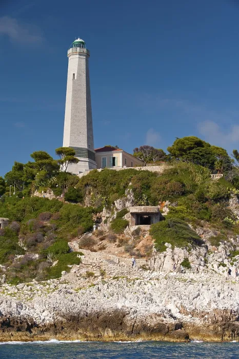 Gerahmter Druck : Leuchtturm Cap Ferrat, Seefahrt. Gerahmter Druck : Leuchtturm Cap Ferrat, Seefahrt.