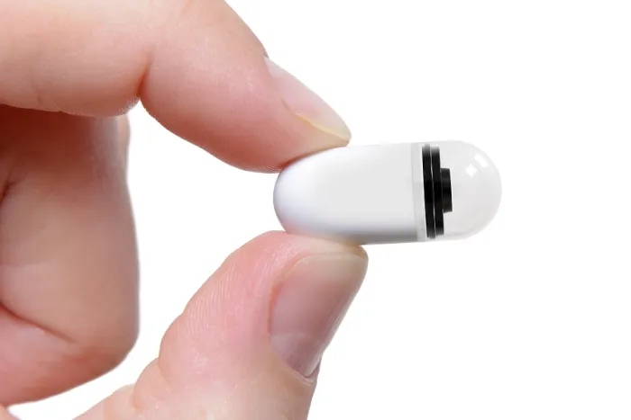 Gerahmter Druck : Kapselendoskop-Kamera, Pill-Cam Gerahmter Druck : Kapselendoskop-Kamera, Pill-Cam