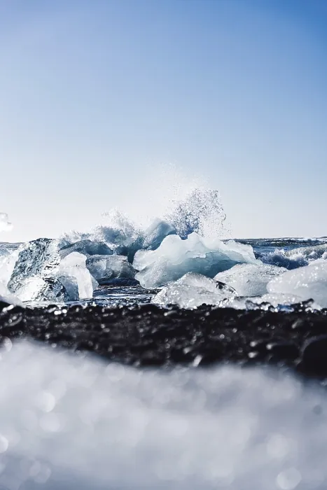 Gerahmter Druck : Faszinierende Eisschichten auf der Diamond Beach. Gerahmter Druck : Faszinierende Eisschichten auf der Diamond Beach.