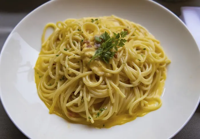 Gerahmter Druck : Italienische Carbonara-Spaghetti Gerahmter Druck : Italienische Carbonara-Spaghetti
