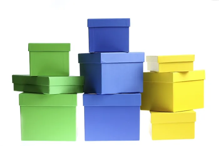 Gerahmter Druck : Kartonboxen, Geschenkboxen. Gerahmter Druck : Kartonboxen, Geschenkboxen.