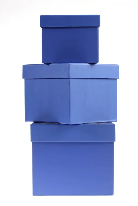 Gerahmter Druck : Kartonboxen, Geschenkboxen. Gerahmter Druck : Kartonboxen, Geschenkboxen.