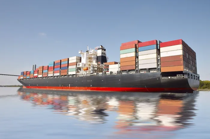 Gerahmter Druck : Frachter am Hafen. Gerahmter Druck : Frachter am Hafen.