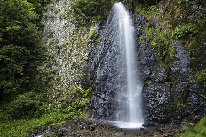 Gerahmter Druck : Kaskade des Queureuilh-Wasserfalls Gerahmter Druck : Kaskade des Queureuilh-Wasserfalls