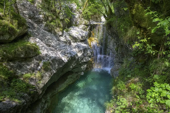 Gerahmter Druck : Cascata Rio Repepeit, Chiusaforte Gerahmter Druck : Cascata Rio Repepeit, Chiusaforte