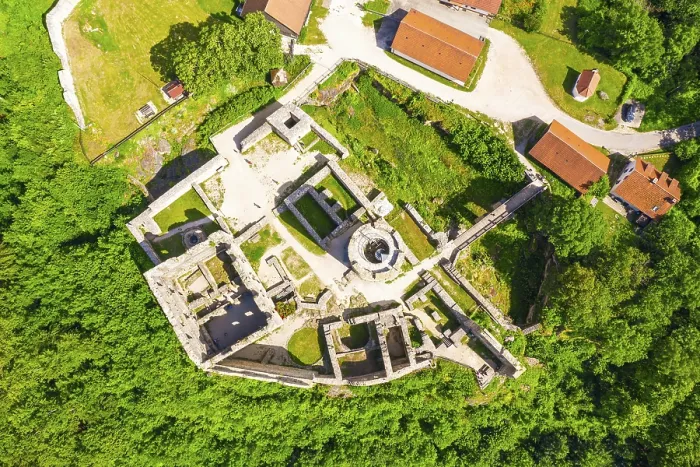 Gerahmter Druck : Schlossruine Wolfstein von oben. Gerahmter Druck : Schlossruine Wolfstein von oben.