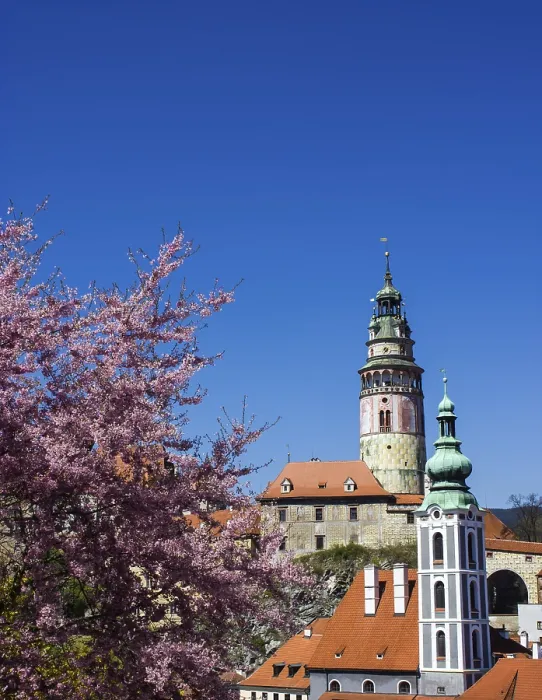 Gerahmter Druck : Schlossturm und Kirchturm von St. Gerahmter Druck : Schlossturm und Kirchturm von St.