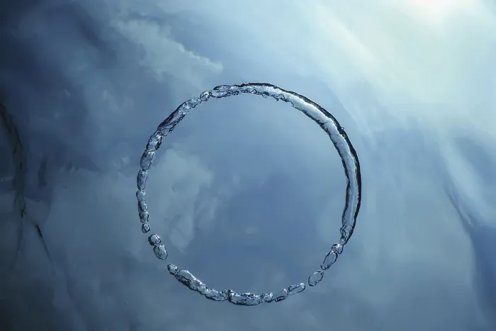 Gerahmter Druck : Blasenring Unterwasser, Ring Blase Gerahmter Druck : Blasenring Unterwasser, Ring Blase