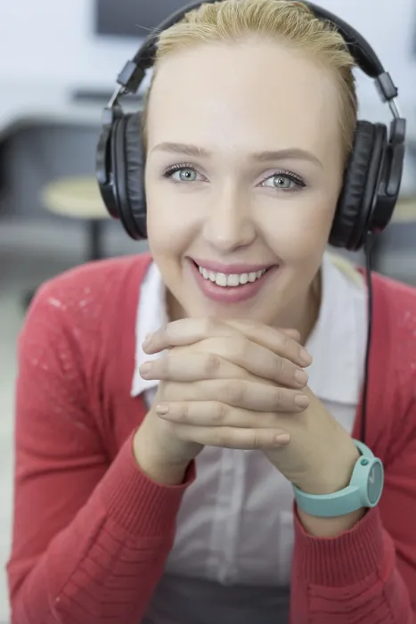 Gerahmter Druck : Schüler lernen in Computerraum. Gerahmter Druck : Schüler lernen in Computerraum.