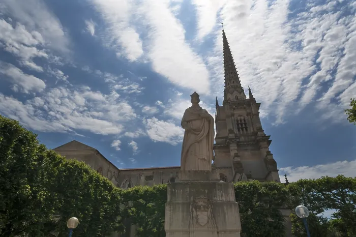 Gerahmter Druck : Dom Notre Dame de l'Assomption Gerahmter Druck : Dom Notre Dame de l'Assomption