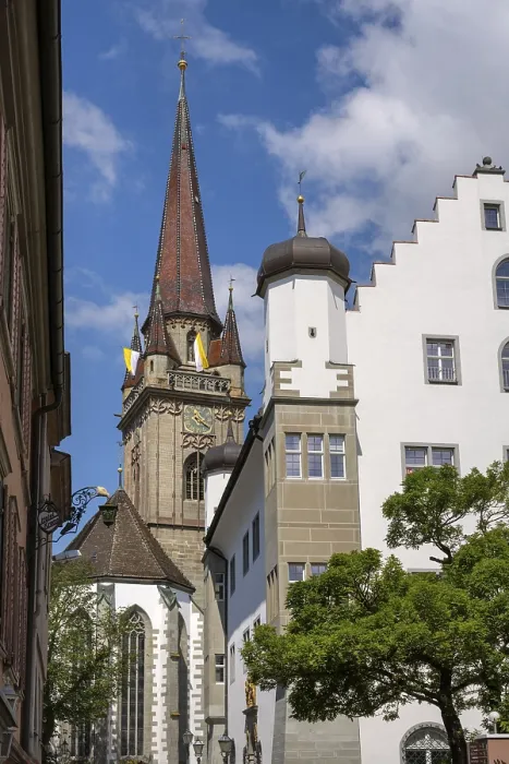 Gerahmter Druck : Die Kathedralturm mit Hausflaggen. Gerahmter Druck : Die Kathedralturm mit Hausflaggen.