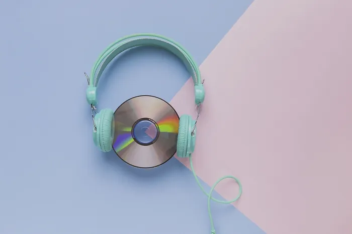 Gerahmter Druck : CD mit Kopfhörern Gerahmter Druck : CD mit Kopfhörern