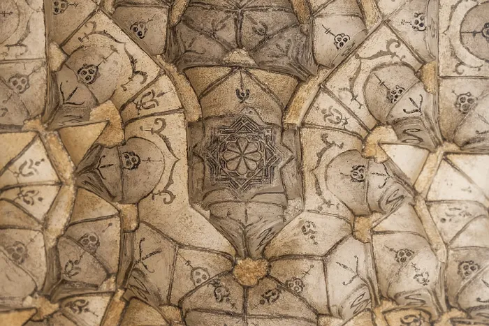 Gerahmter Druck : Plafond mit Stuckdekorationen. Gerahmter Druck : Plafond mit Stuckdekorationen.