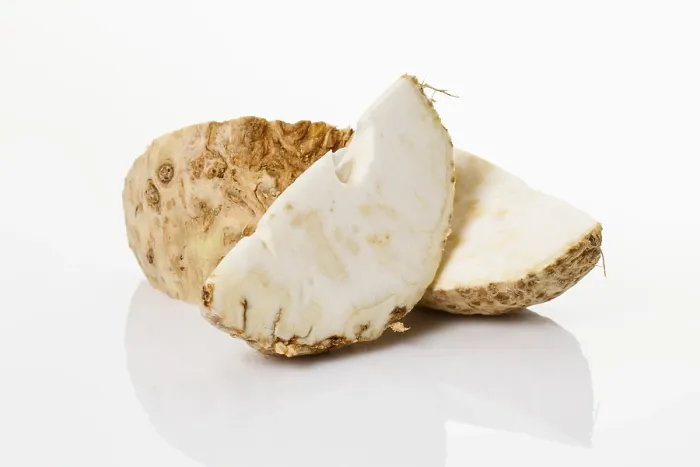 Gerahmter Druck : Sellerie (Apium), Knollenstück. Gerahmter Druck : Sellerie (Apium), Knollenstück.